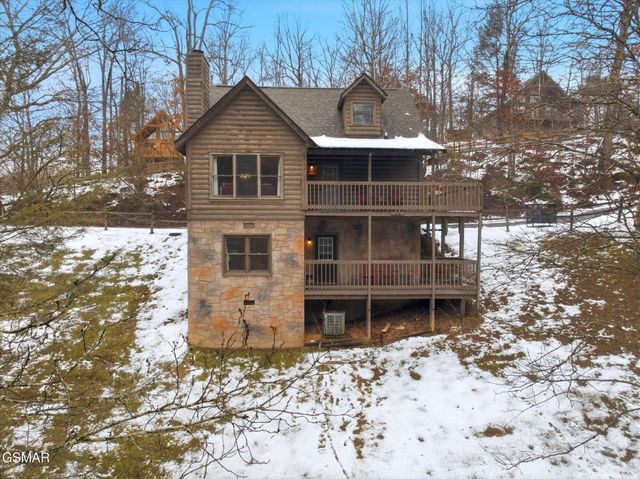 3542 Country Pines Way, Sevierville, TN 37876