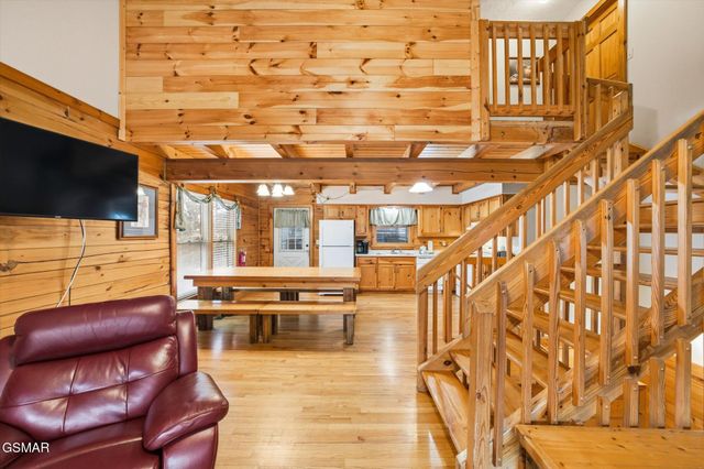 3542 Country Pines Way, Sevierville, TN 37876