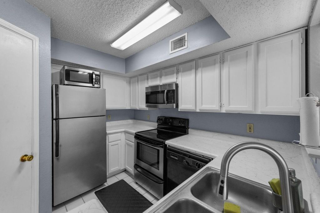 9815 Walnut Street 204, Dallas, TX 75243