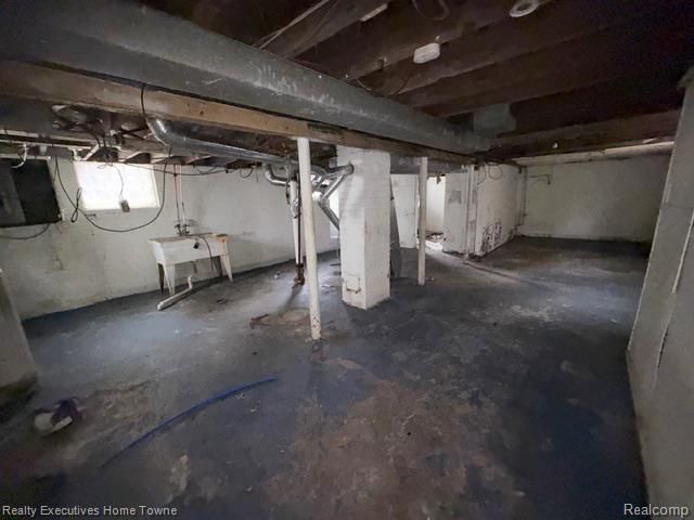 18960 Hamburg Street, Detroit, MI 48205