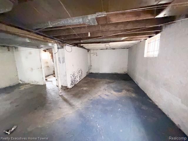 18960 Hamburg Street, Detroit, MI 48205