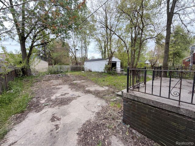 18960 Hamburg Street, Detroit, MI 48205