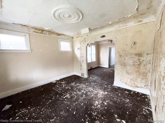 18960 Hamburg Street, Detroit, MI 48205