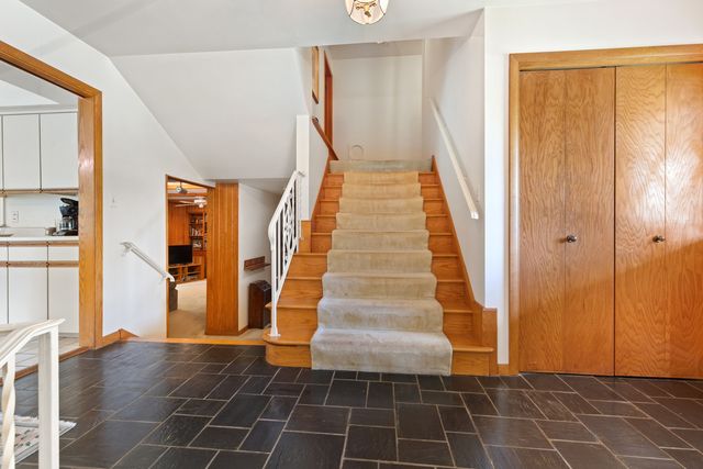 416 Hickory Haven Drive, Gurnee, IL 60031