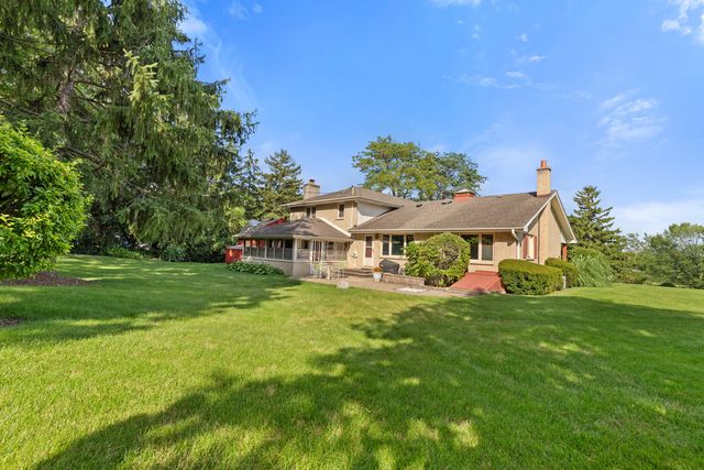 416 Hickory Haven Drive, Gurnee, IL 60031
