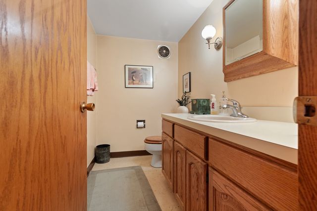 416 Hickory Haven Drive, Gurnee, IL 60031