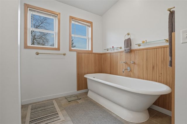 712 Ronalds Street, Iowa City, IA 52245