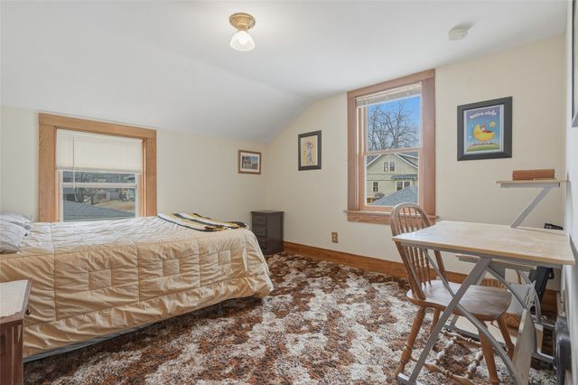 712 Ronalds Street, Iowa City, IA 52245