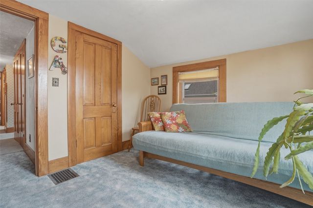 712 Ronalds Street, Iowa City, IA 52245