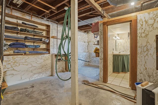 712 Ronalds Street, Iowa City, IA 52245