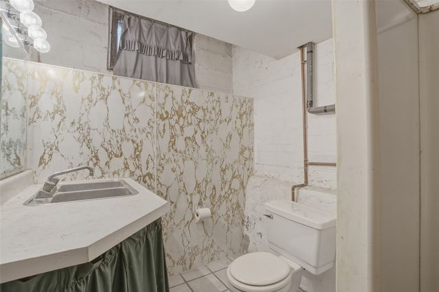 712 Ronalds Street, Iowa City, IA 52245