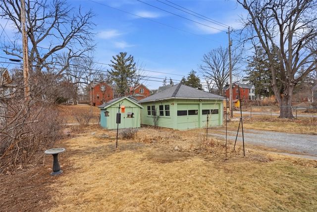 712 Ronalds Street, Iowa City, IA 52245