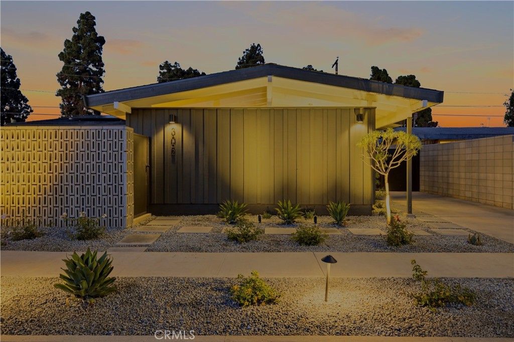 Image 1 of property listing at 3062 Lees, Long Beach, CA 90808