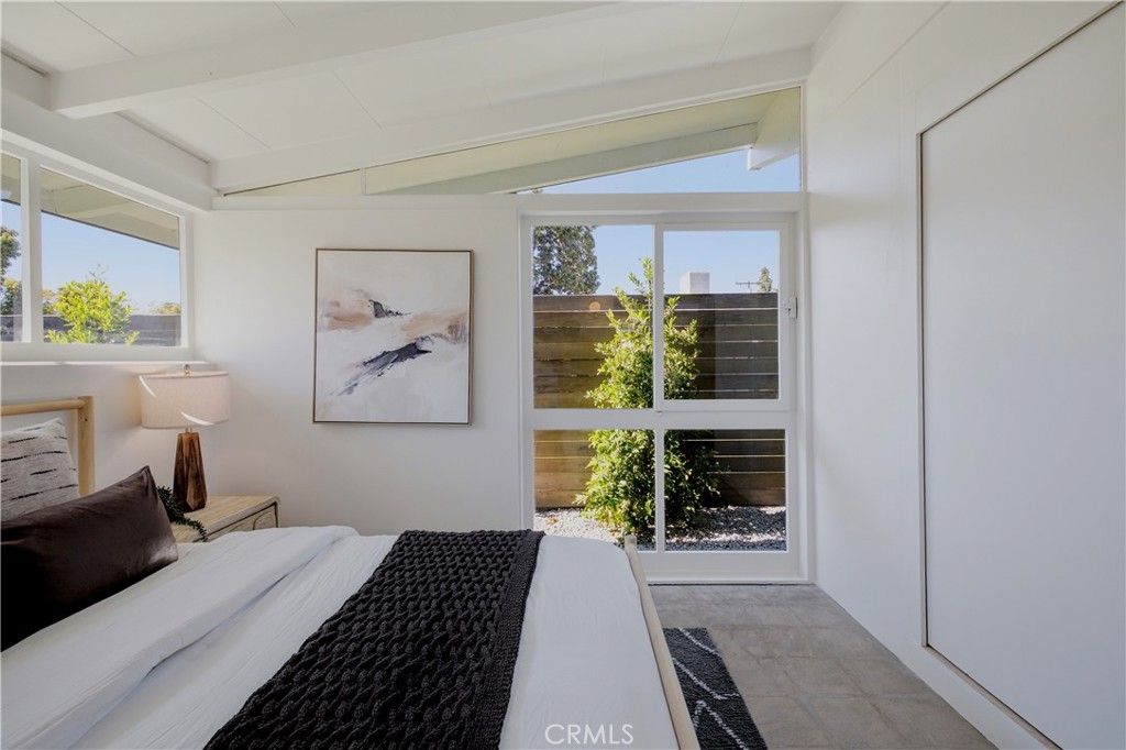 Image 15 of property listing at 3062 Lees, Long Beach, CA 90808