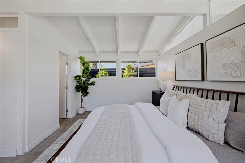 Image 19 of property listing at 3062 Lees, Long Beach, CA 90808