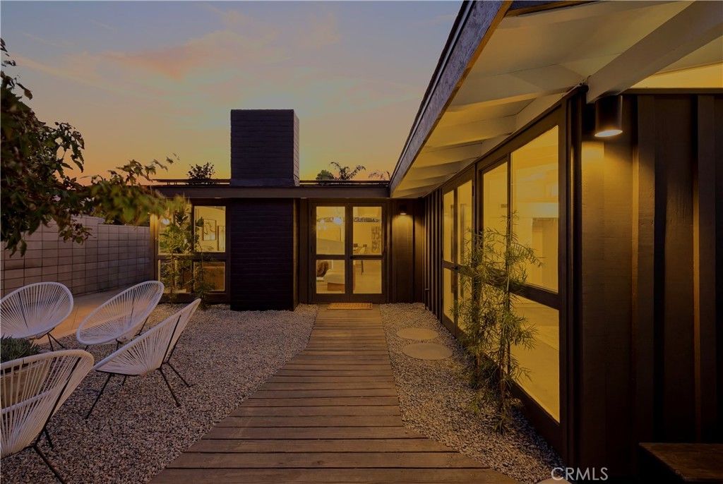 Image 23 of property listing at 3062 Lees, Long Beach, CA 90808