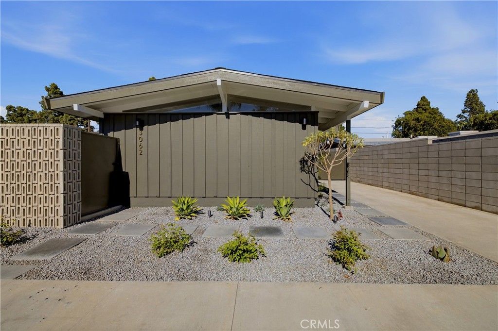 Image 3 of property listing at 3062 Lees, Long Beach, CA 90808