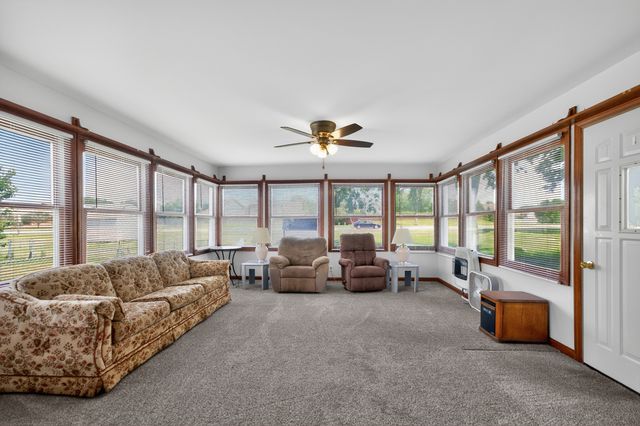 1526 Pebblewood Drive, Sycamore, IL 60178
