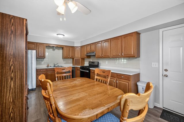 1526 Pebblewood Drive, Sycamore, IL 60178