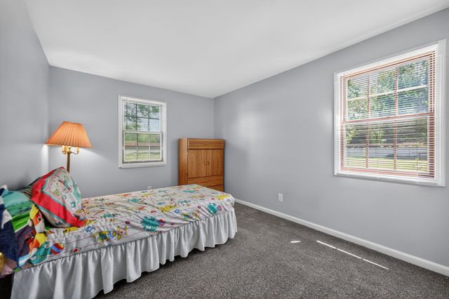 1526 Pebblewood Drive, Sycamore, IL 60178