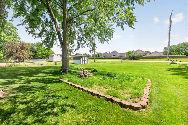 1526 Pebblewood Drive, Sycamore, IL 60178