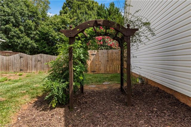 3625 Oak Chase Drive, High Point, NC 27265