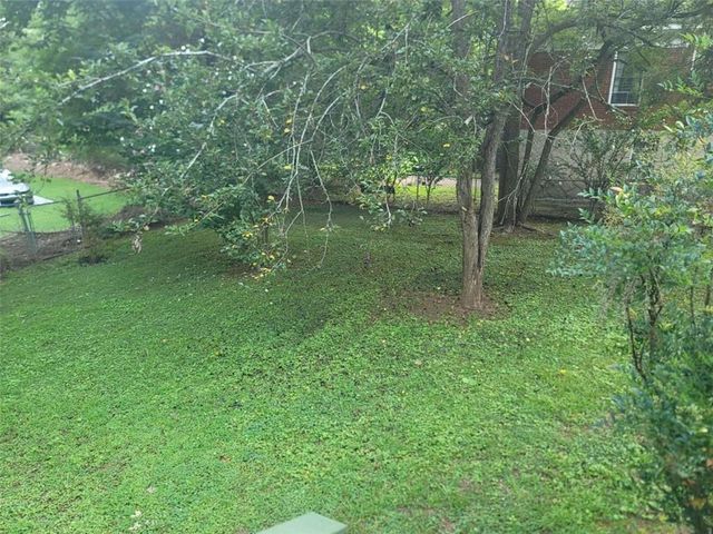 5246 W Mountain Street W, Stone Mountain, GA 30083