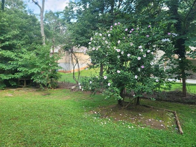 5246 W Mountain Street W, Stone Mountain, GA 30083
