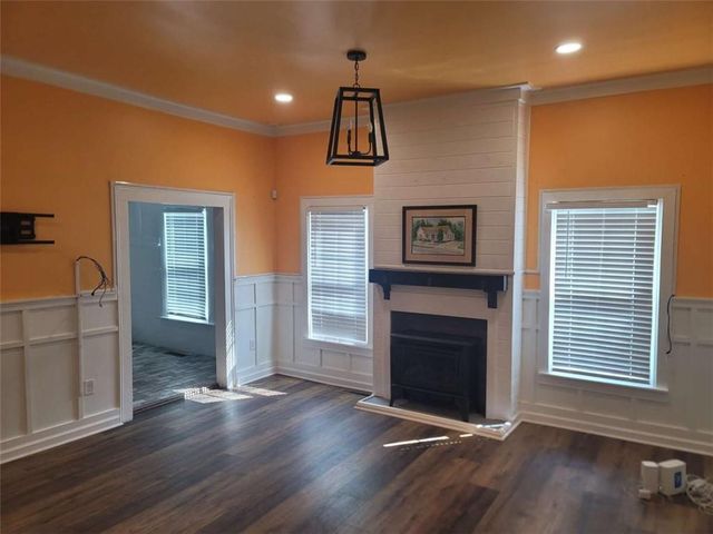 5246 W Mountain Street W, Stone Mountain, GA 30083