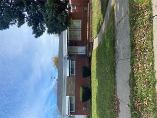 24572 Rosalind Avenue, Eastpointe, MI 48021