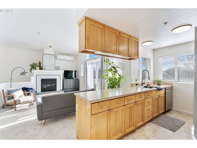 14705 Sw SANDHILL Loop 202, Beaverton, OR 97007