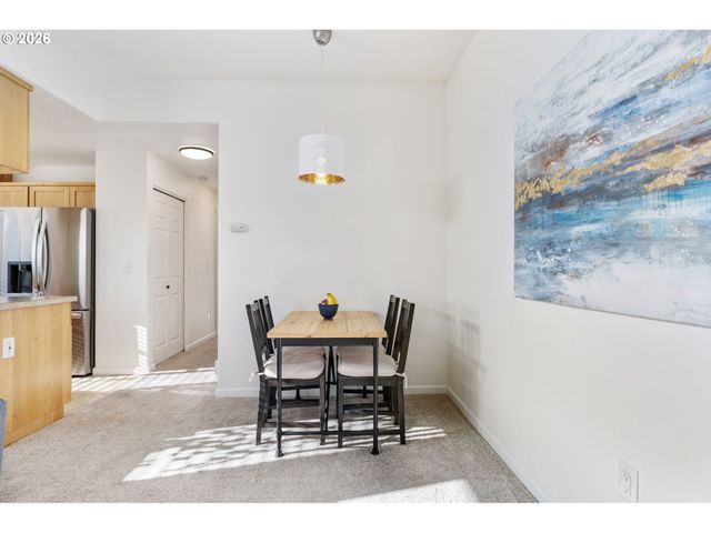 14705 Sw SANDHILL Loop 202, Beaverton, OR 97007