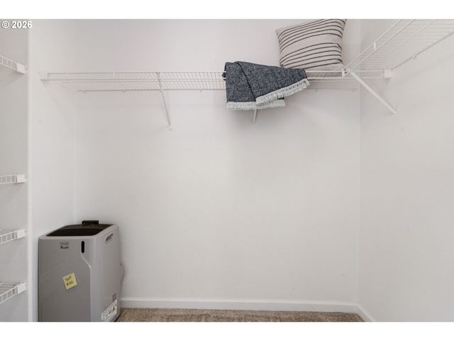 14705 Sw SANDHILL Loop 202, Beaverton, OR 97007