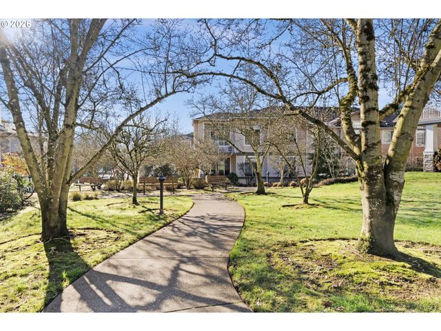 14705 Sw SANDHILL Loop 202, Beaverton, OR 97007