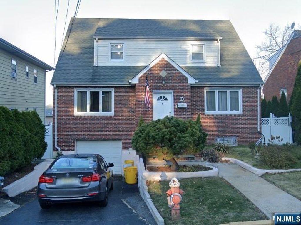 331 10th Street, Palisades Park, NJ 07650