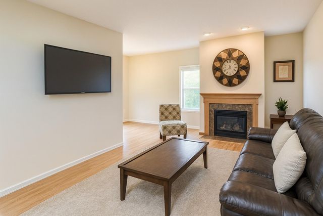 6869 Folkestone Road 614, Apple Valley, MN 55124