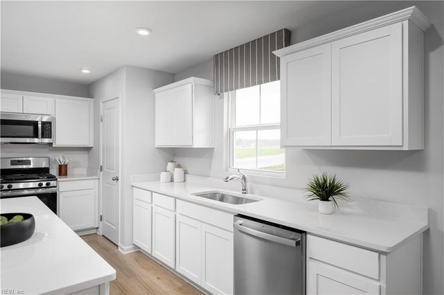 2137 Gilmer LN, Toano, VA 23168