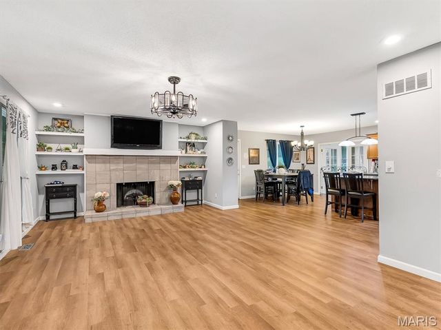 43 E Nottingham Circle, Sullivan, MO 63080