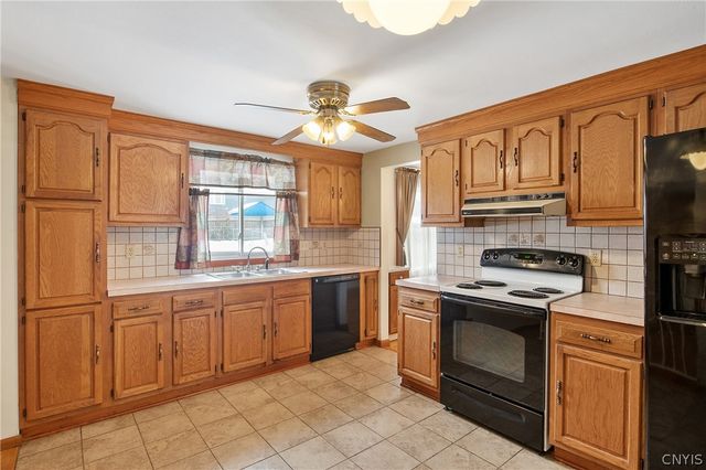 4857 Driftwood Drive, Salina, NY 13088