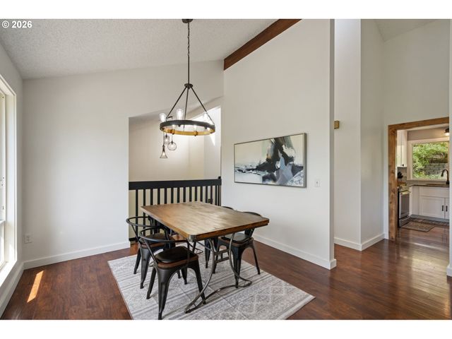 5817 Sw ALFRED St, Portland, OR 97219