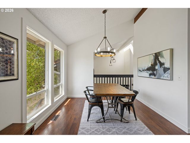 5817 Sw ALFRED St, Portland, OR 97219