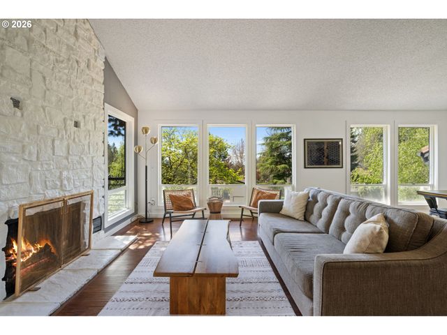 5817 Sw ALFRED St, Portland, OR 97219