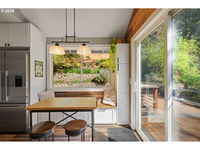 5817 Sw ALFRED St, Portland, OR 97219