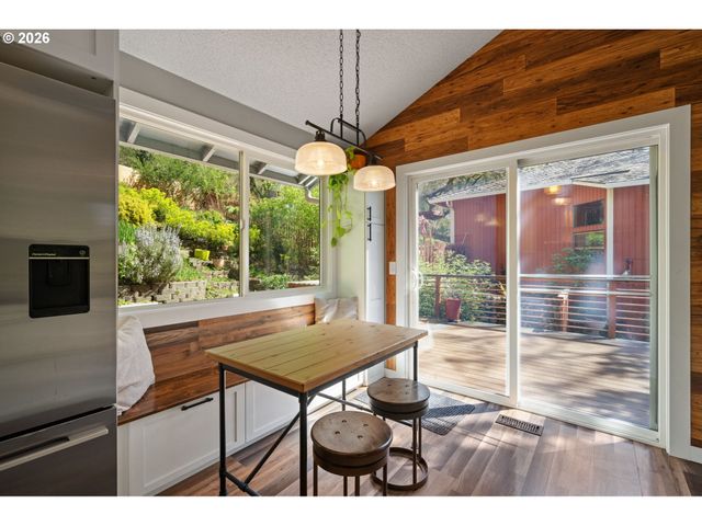 5817 Sw ALFRED St, Portland, OR 97219