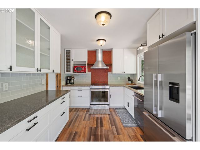 5817 Sw ALFRED St, Portland, OR 97219