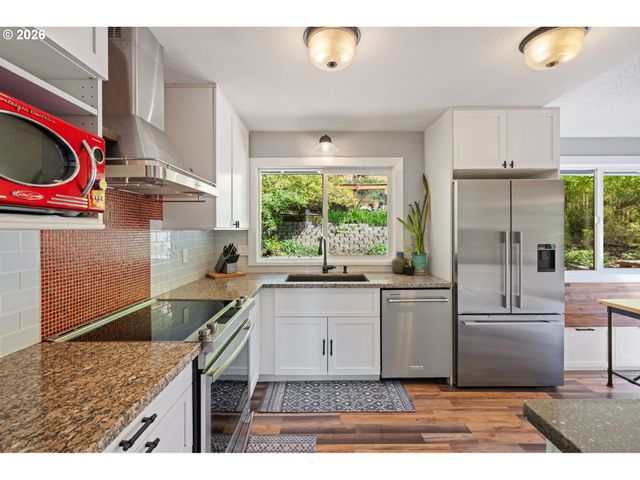 5817 Sw ALFRED St, Portland, OR 97219