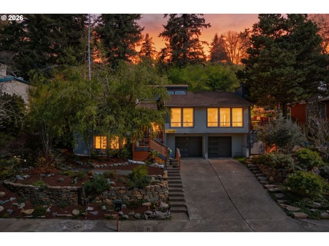 5817 Sw ALFRED St, Portland, OR 97219