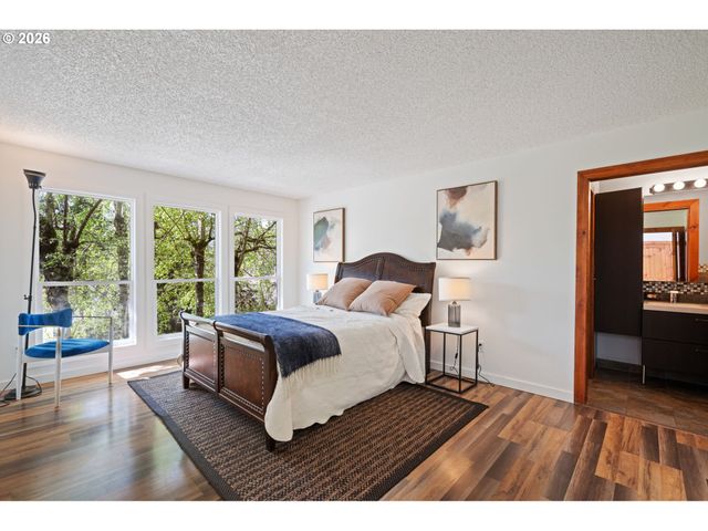 5817 Sw ALFRED St, Portland, OR 97219