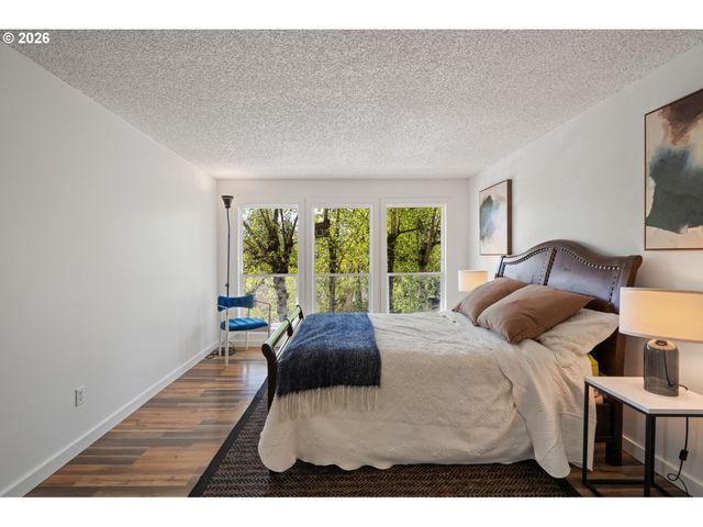 5817 Sw ALFRED St, Portland, OR 97219