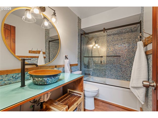 5817 Sw ALFRED St, Portland, OR 97219